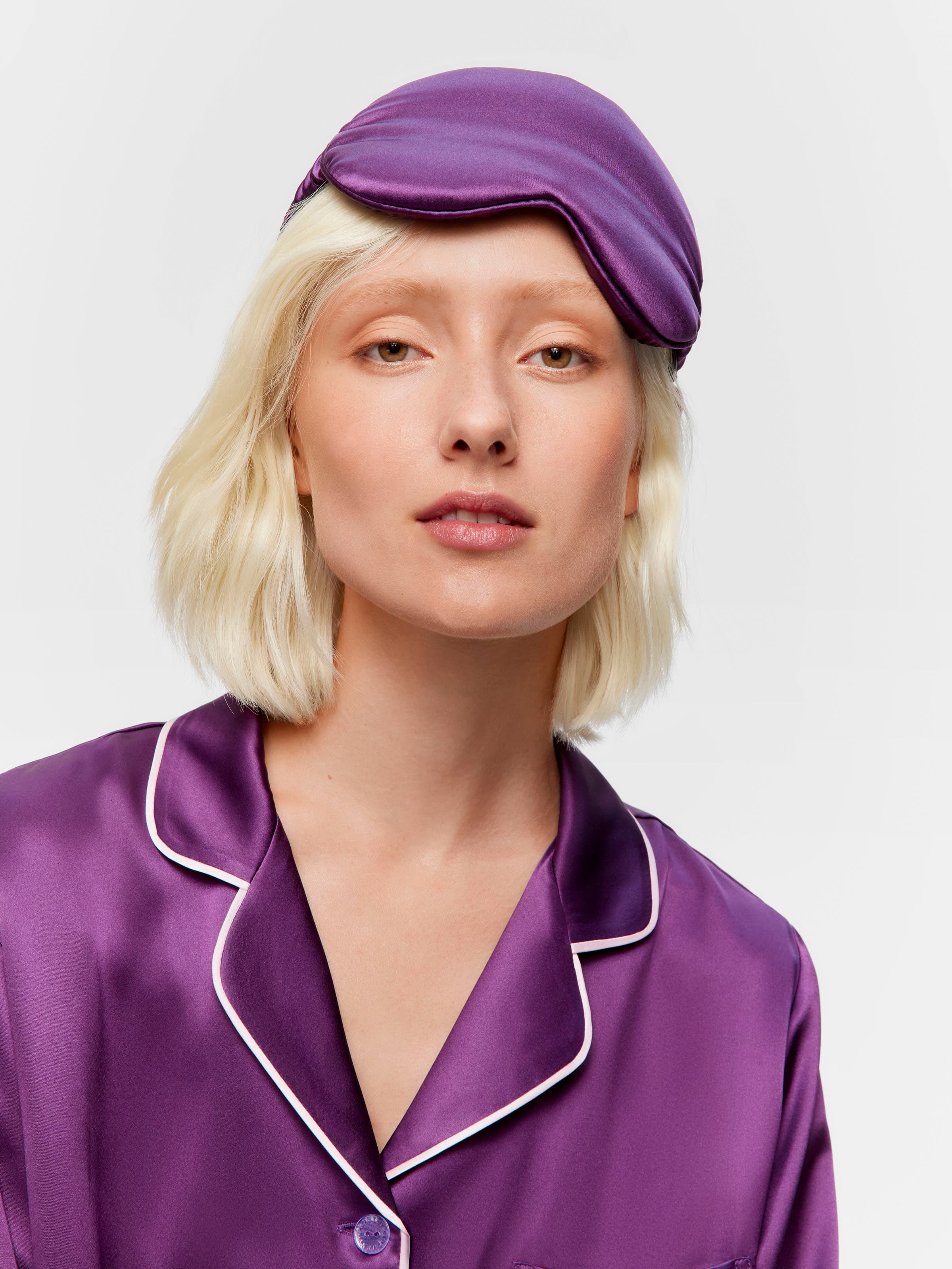 Silk Plum Contour Eye Mask