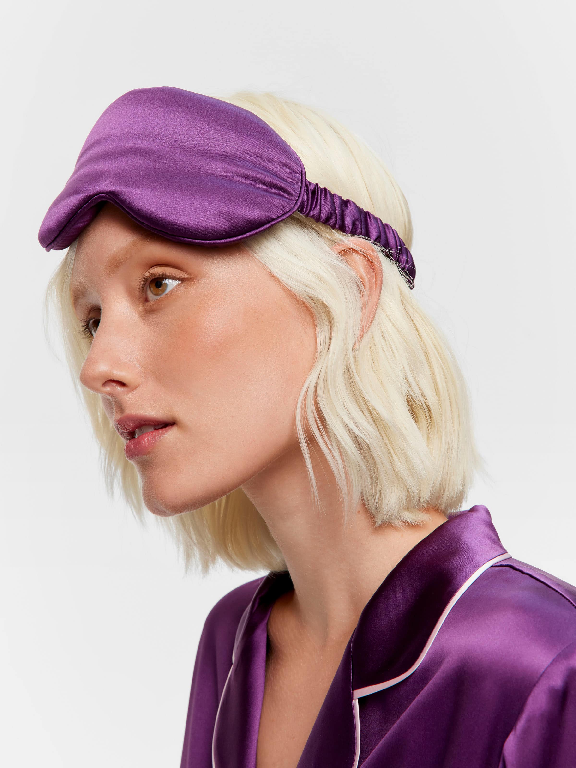 Silk Plum Contour Eye Mask